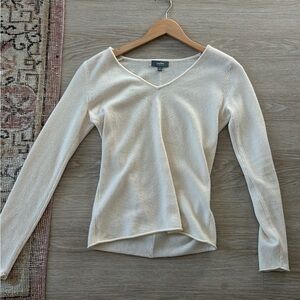 Neiman Marcus Ivory V-Neck Long Sleeve Top